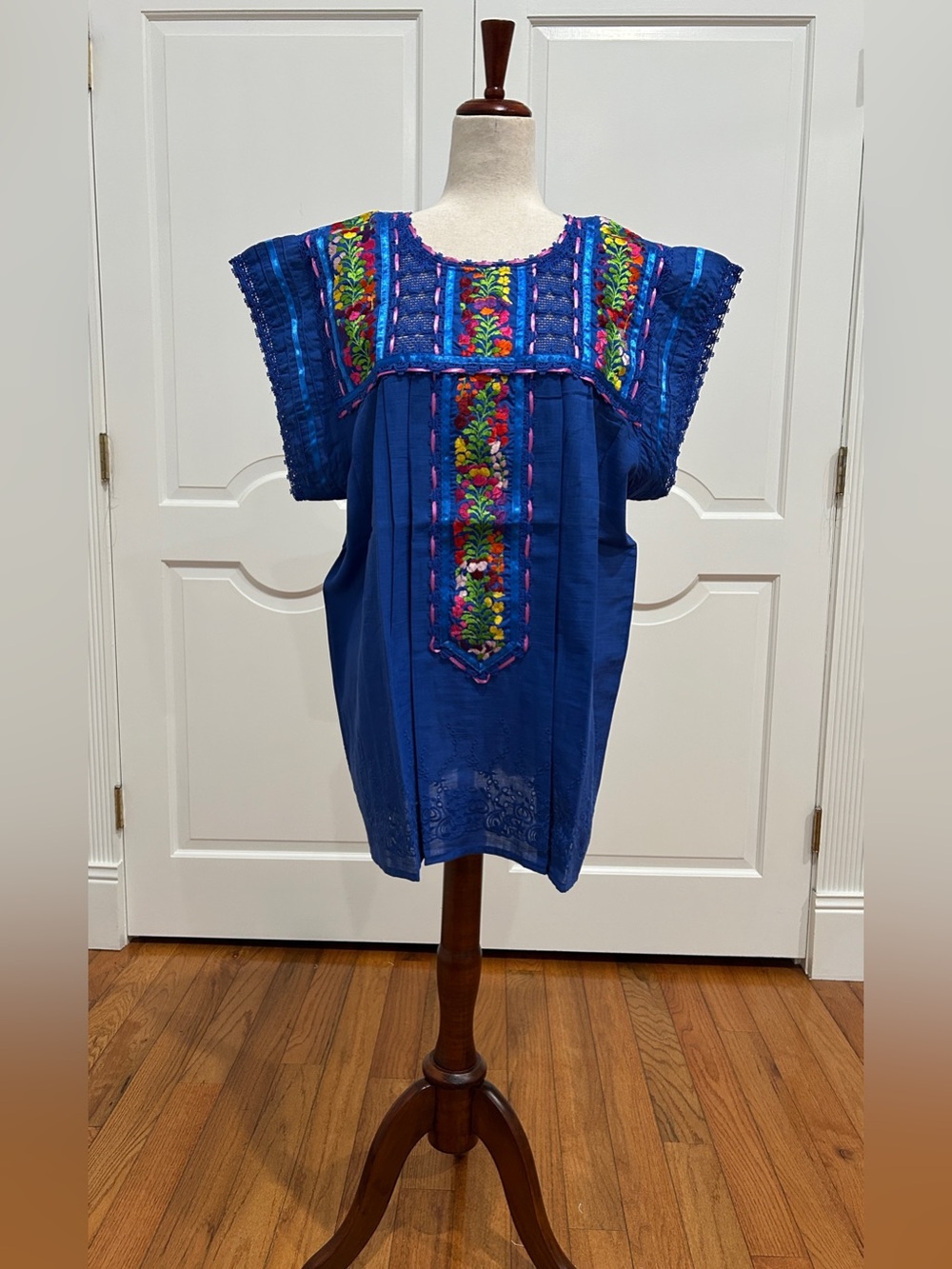 Mexican blouse Hand Embroidered, Artisan Top, Boho, Hippie, Handmade.